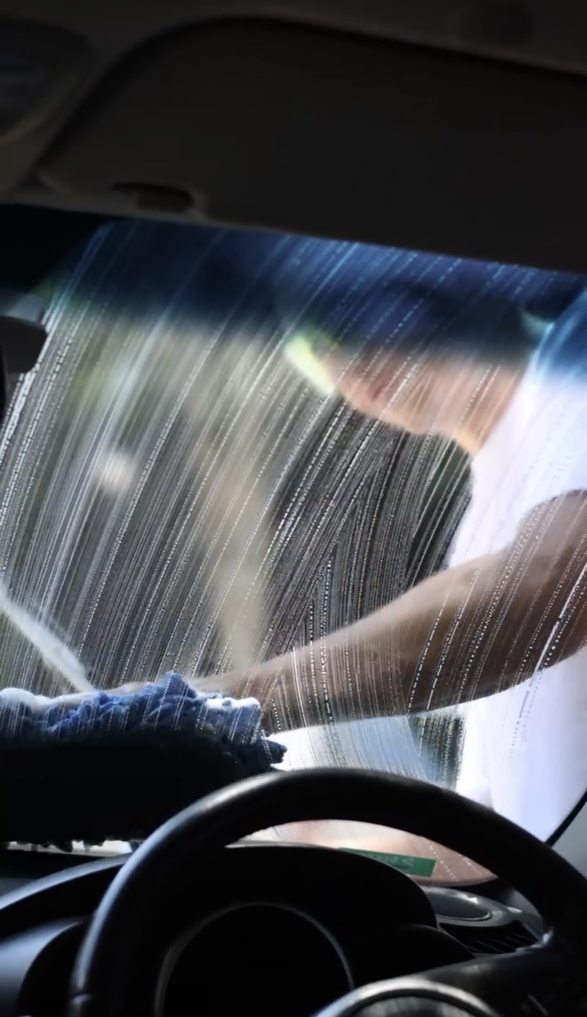 Wasklub dashboard cleaning detail